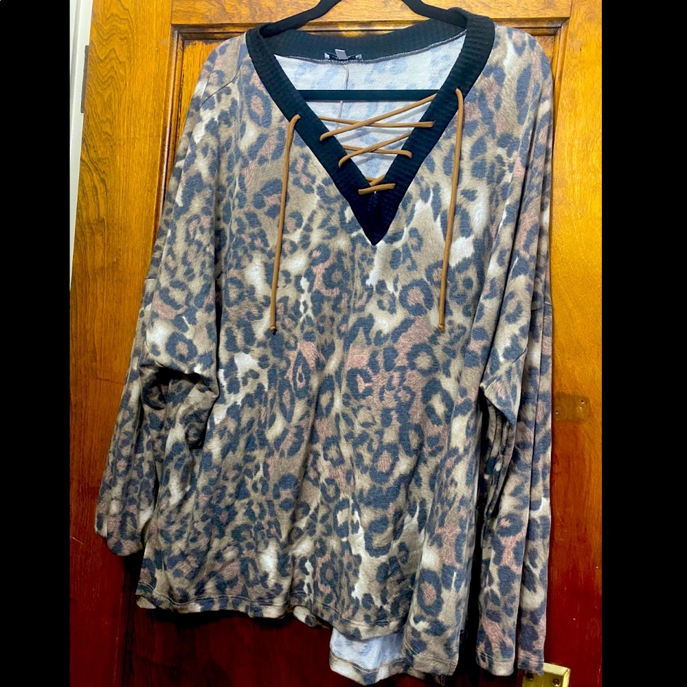 Leopard top